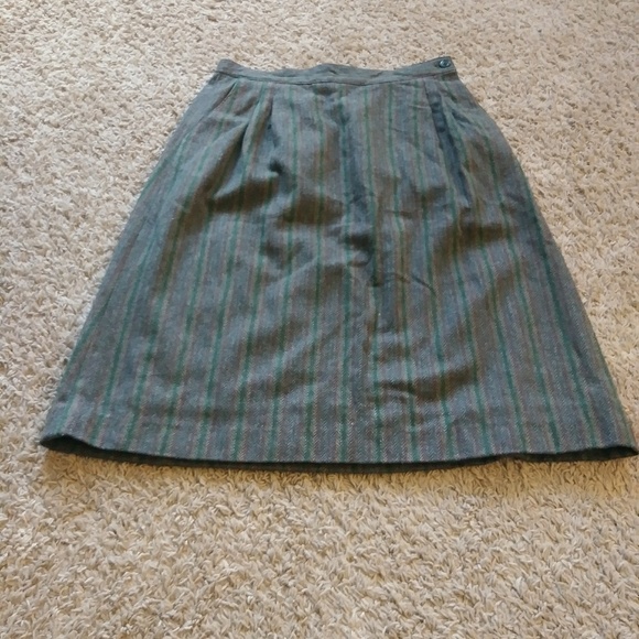 A Vintage Green Herringbone Pattern Wool Skirt - Picture 4 of 7